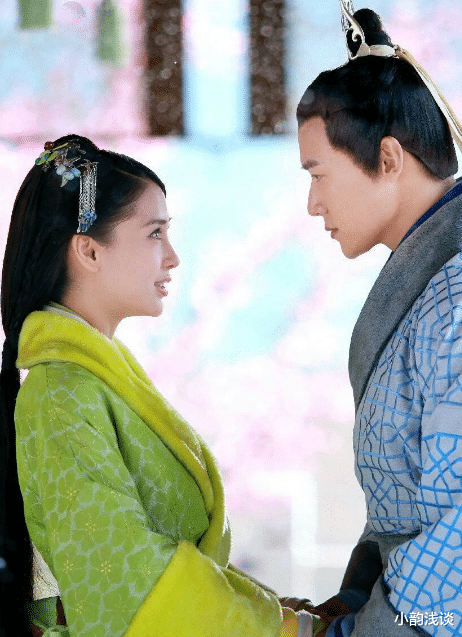 杨幂|168的杨颖撞上167的杨幂，谎报身高的那位，不尴尬吗？