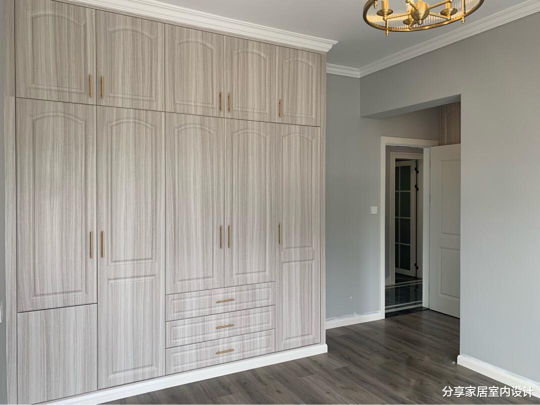 木工：硬装结束，打扫干净还没家具就很漂亮，木工打的柜子非常喜欢！