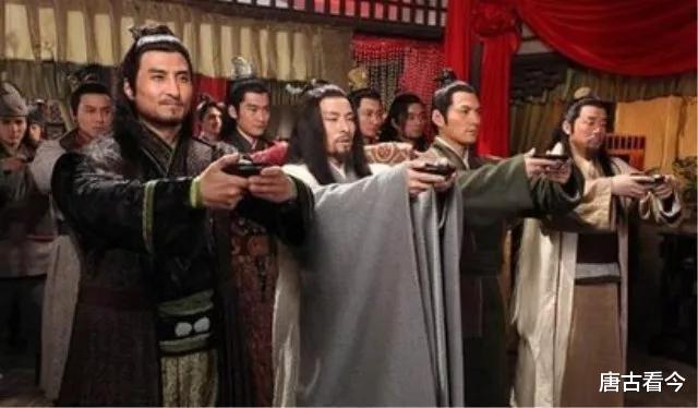 「」单雄信被杀时,大骂昔日的结义兄弟,为何却喝了程咬金的送行酒