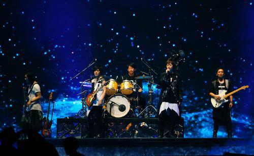 演唱会|苦苦等待的TFBOYS演唱会，粉丝却在网易云音乐看了一场假直播