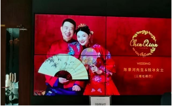 富翁|63岁亿万富翁娶38岁娇妻，女方野模出身，全家福合照信息量大！