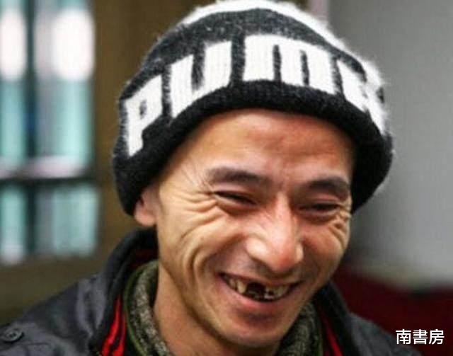 犀利哥|当年红极一时的“犀利哥”,曾被称为最帅乞丐,如今已失去了笑容