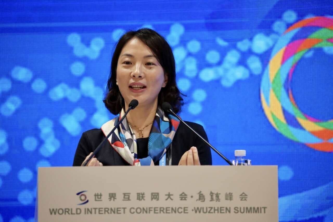 「阿里巴巴」当年阿里的前台小妹，马云给她0.2%股份，20年过去她怎样了？