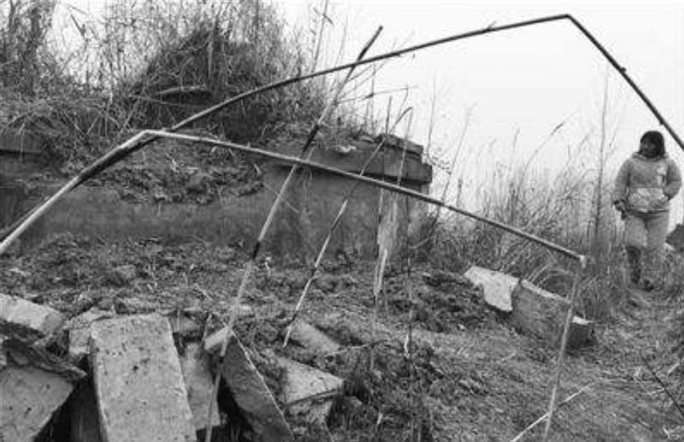 汪精卫|汪精卫墓地遭炸开，尸体并未腐烂，衣服口袋中还有一张纸条