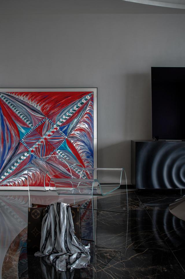 设计师|她的家204㎡,坚持轻奢风,以曲线艺术为主题,堪称教科书设计