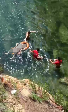 半岛晨报|大连海域漂浮着一具男尸，兜里装着不少现金