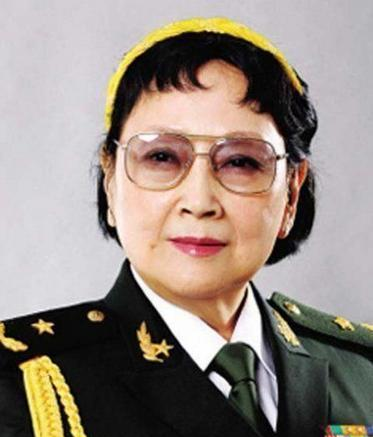 『王晓棠』1958年，王心刚和王晓棠两位传奇人物的故事，开始于八一制片厂