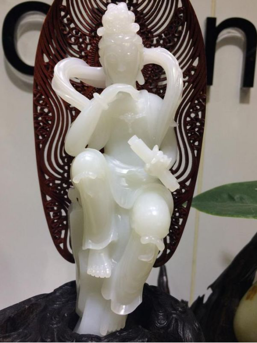 #翡翠#傻了吧唧的, 价值4000多万的玉石，22万就“贱卖”了！