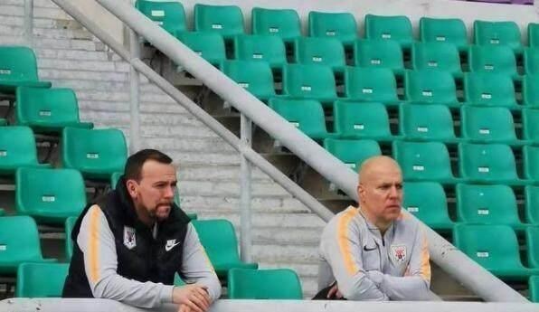 「山东鲁能」鲁能8人将结束隔离，两国脚隔离期间网上授课，三哥被预定合影