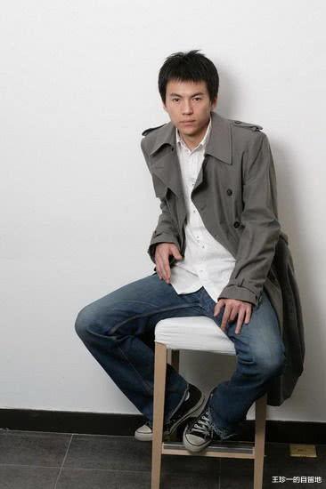 「王烁」爸爸是百亿富豪，后妈是王艳，女朋友是周迅，王烁为何入狱了？