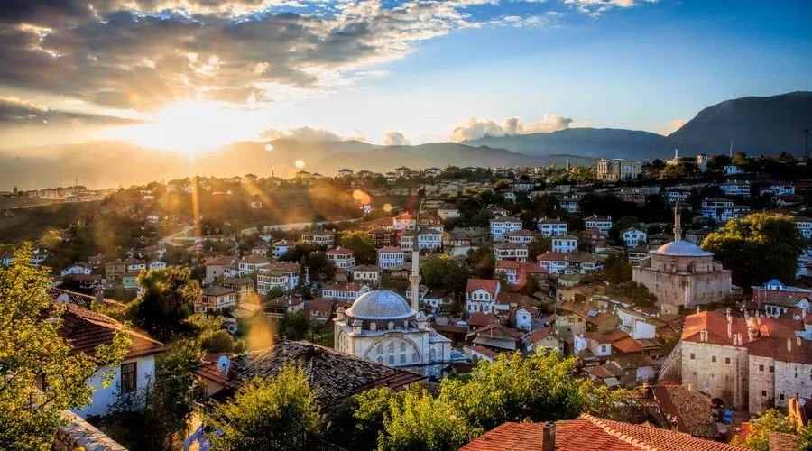 生肖：26吉、27喜、28红票子翻倍涨，4生肖双喜临门，刮财风、下钱雨