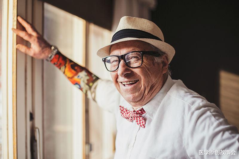 |远离癌症的男人，晚上常有四个共性，若你四个都有，恭喜很健康