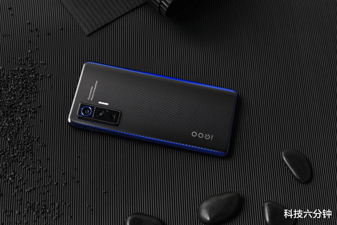 iqoo|心动价5498元，120Hz+256GB+60倍变焦，120W超级闪充+GN1超大底