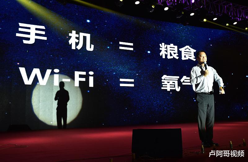 「显示器」进货价2元卖10块，一个月赚了20万，这营销手段做的好