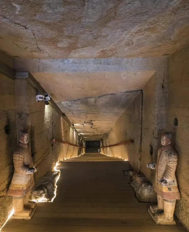 【武则天】武则天陵墓里到底有什么,为什么近百年没人能进去?