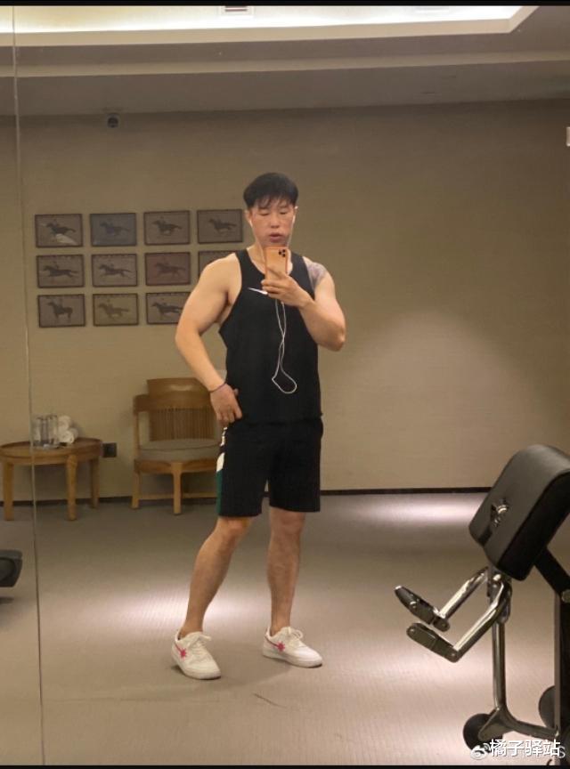 德云社|德云社烧饼被娇妻锁客厅睡，并连任两天客厅“厅长”！
