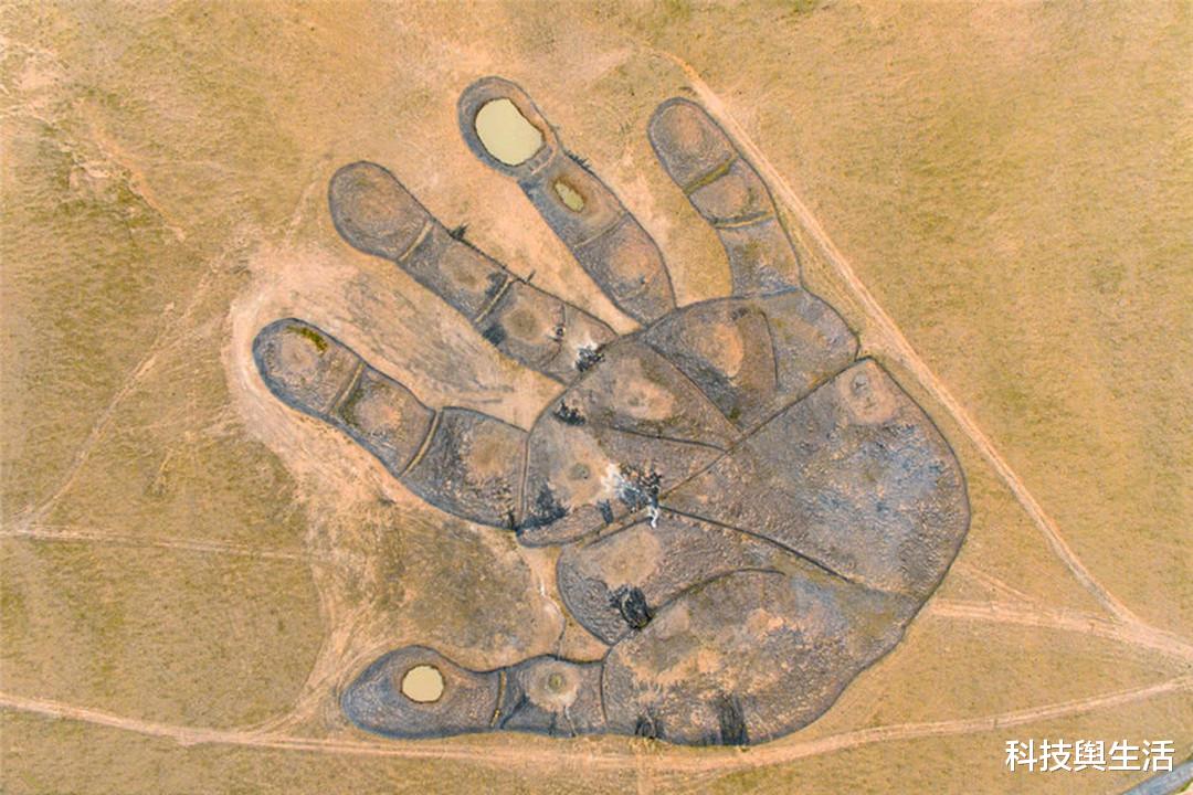 外星人|“如来神掌”现世?内蒙古沙漠出现不明手掌,并非人类所为!