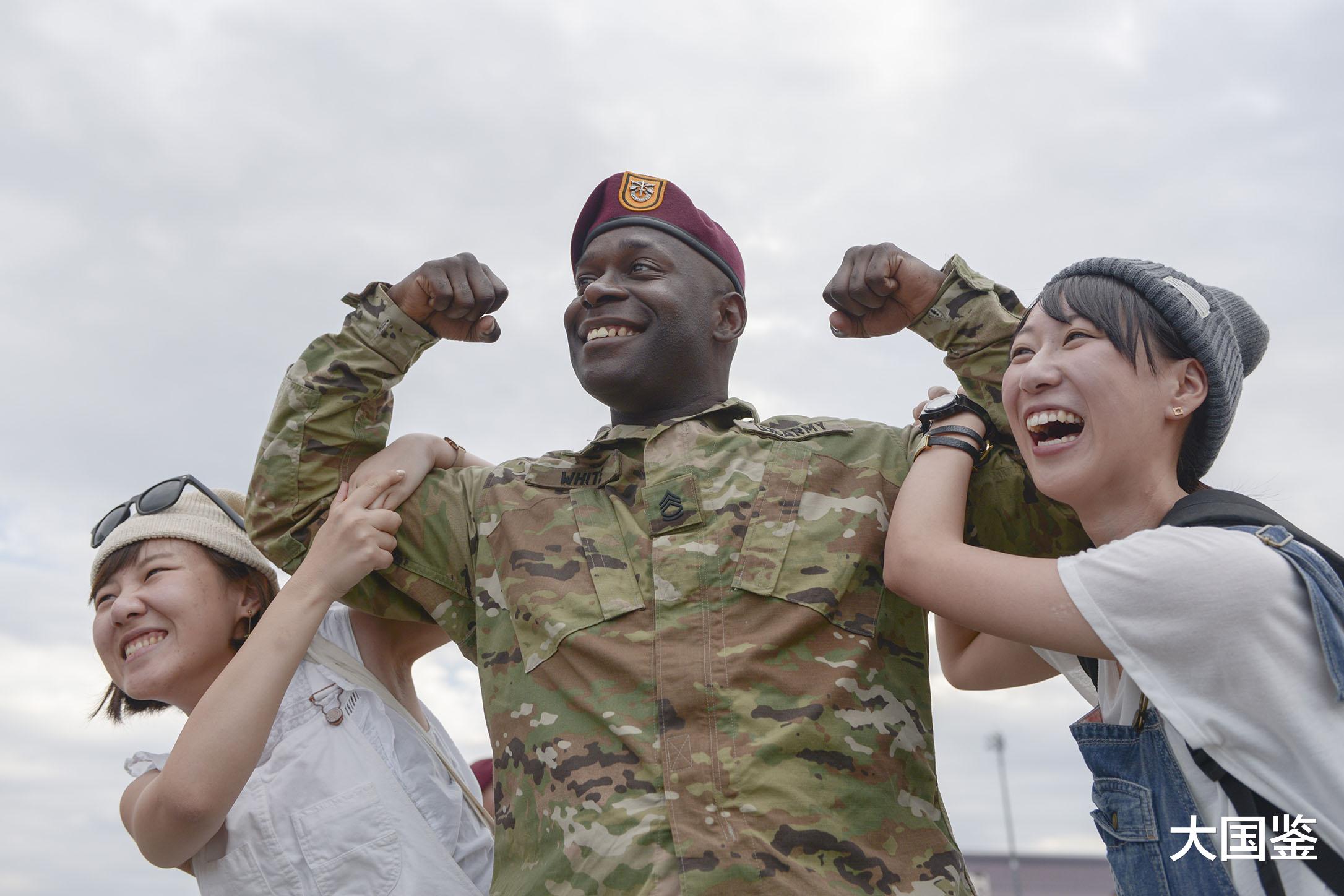 『日本』驻日美军拉响警报，美日开始互相甩锅，美军：不准再碰日本人身体