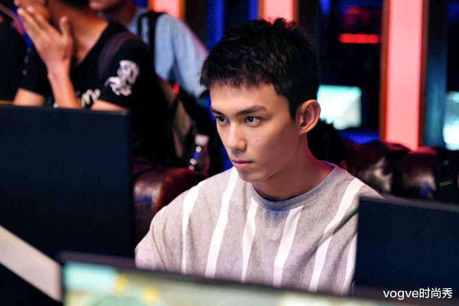 破产|《穿越火线》苏佳意：史上最废服装女配，如果剧组破产就是因为她