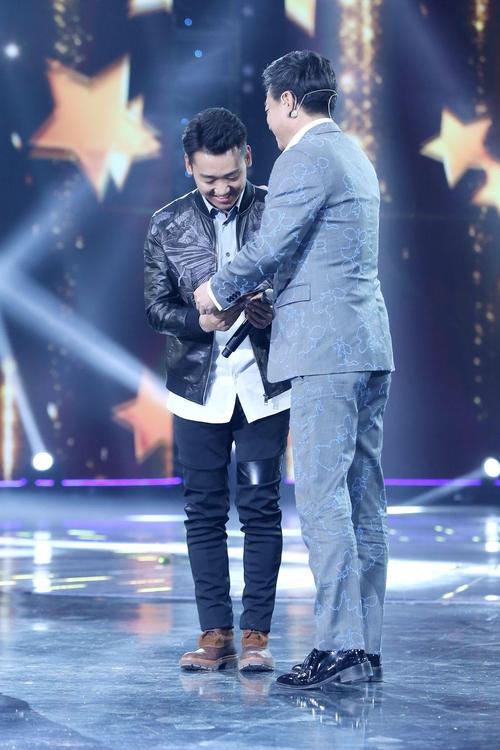 歌唱节目|好声音的8位冠军，真正走红的只有她，2名季亚军却成为“好声音门面”！