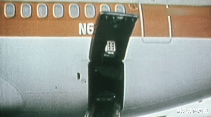 【梅拉尼娅】飞机舱门突然打开，346人因此遇难，麦道公司从辉煌走向末路！