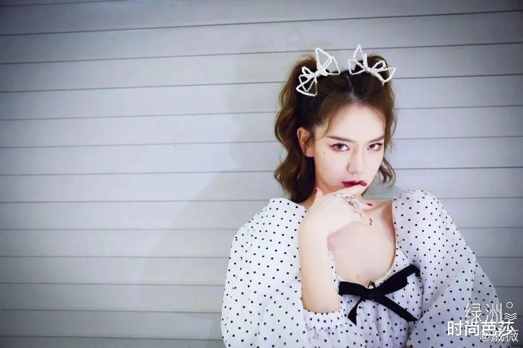 蝴蝶结|戴上蝴蝶结的虞书欣，可不就是在逃公主本人呢？