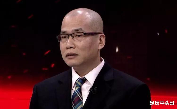 郑智▲名记怒批郑智:不要靠关系,要像齐达内那样从基层做起!