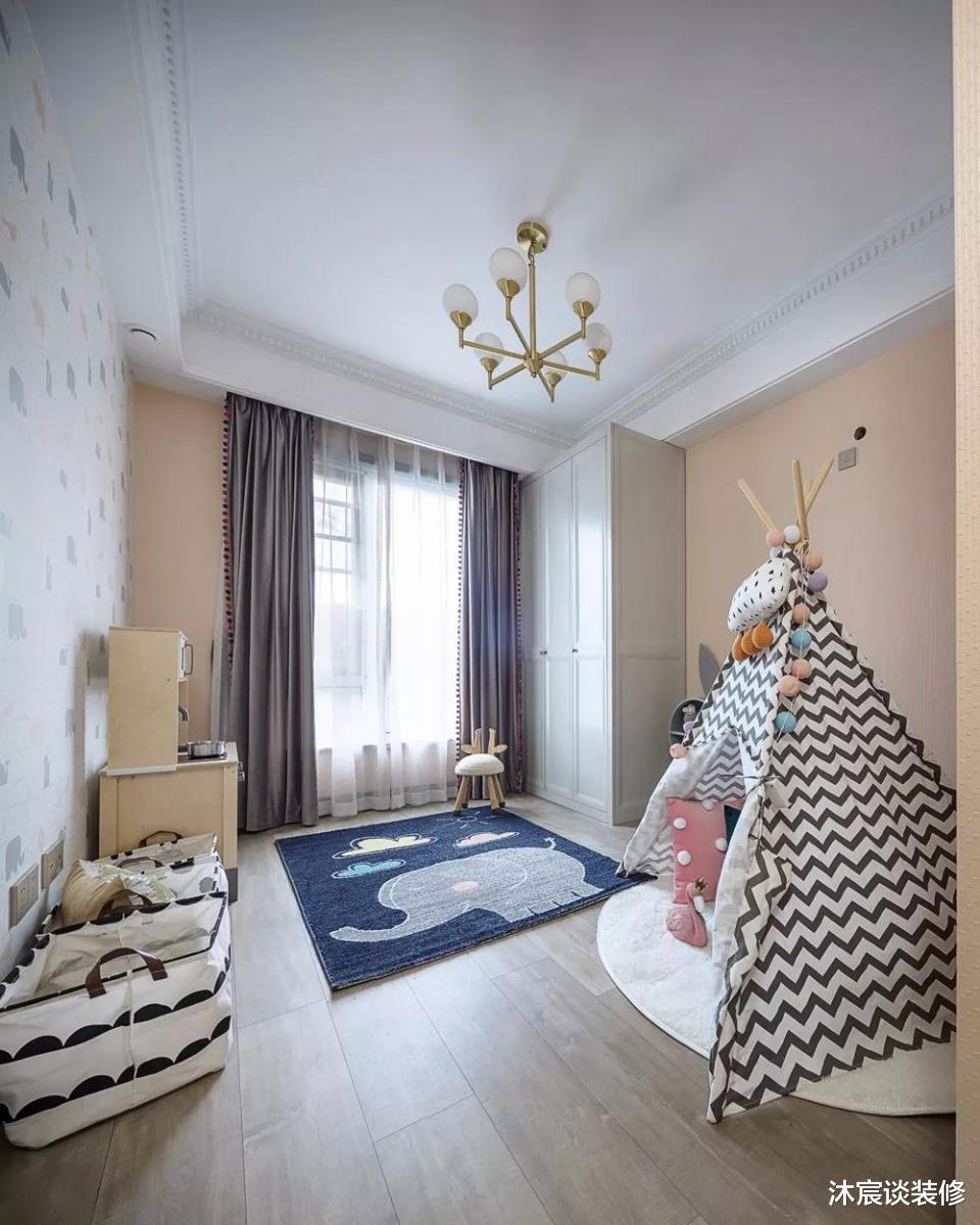 |她家的轻奢风，满屋的高级感让人一见钟情，全屋简约敞亮，很大气