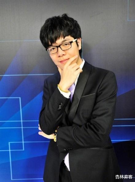 柯洁|为国争光:抗韩名将柯洁九段的抗韩时刻,力擒韩国主将保住冠军