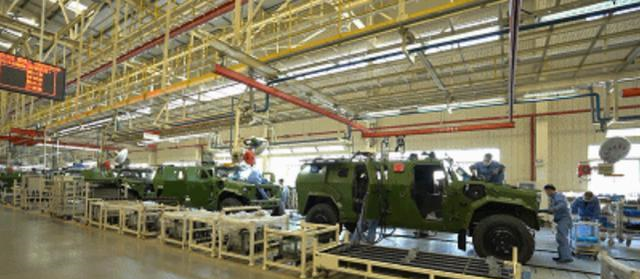 ：中国军工产能很强悍！千台猛士挤爆停车场，生产线一片热火朝天