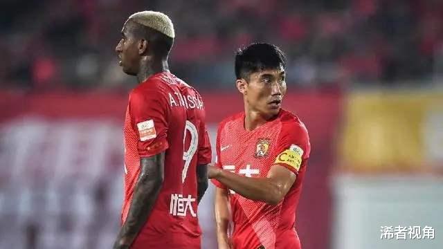 「中国足球」上午10点！中国足球传来坏消息：国足备战又遭受重创，世界杯悬了