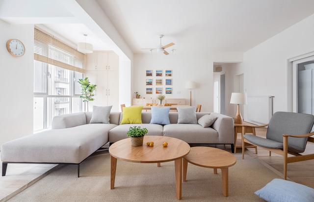 |他家套内110平,全屋原木风不做吊顶,白墙配木质家具太漂亮了