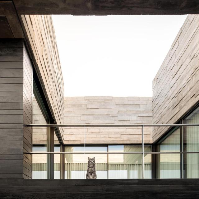 @为图书而生的住宅——葡萄牙田园别墅设计赏析