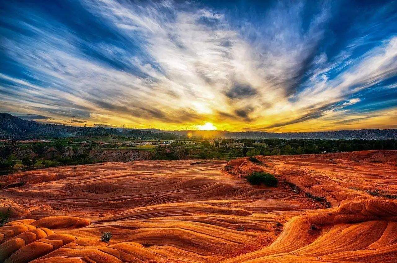 毛乌素沙漠@我国最“憋屈”的沙漠，身为国内四大沙漠之一，如今快成大漠绿洲