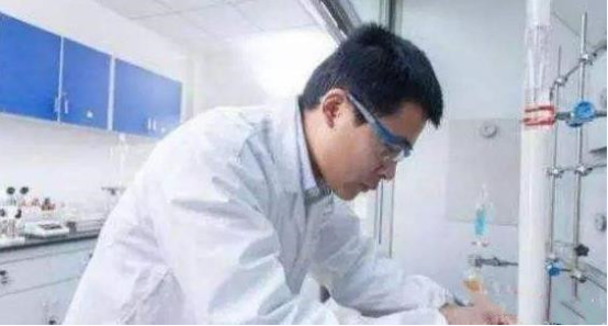 「数学」16年前那个高考749分、轰动全国的考生王端鹏，如今在干嘛？