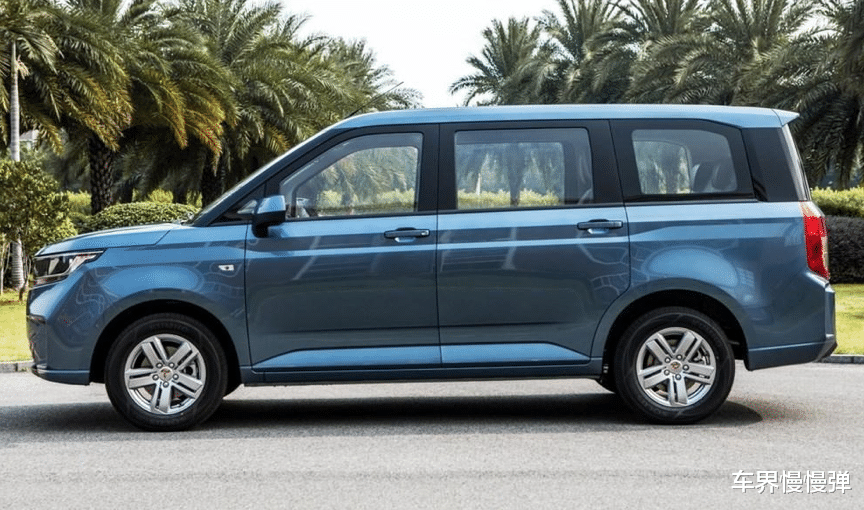 三菱欧蓝德|五菱宏光升级版，好开又便宜，轴距2米8才5万多，神车再续辉煌