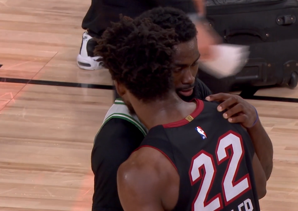 热火队|未来是你的！热火众将拥抱双探花，请注意巴特勒举动，颁奖典礼这么做？