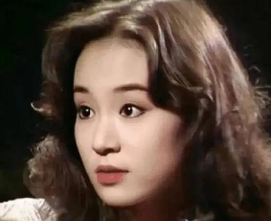 「向太」本以为她们不好看，结果年轻时都是大美女，看到向太被惊艳到了！