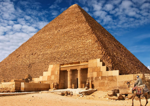 金字塔|世界最大金字塔或许潜藏在太平洋底，是地质变迁？还是人为修建？