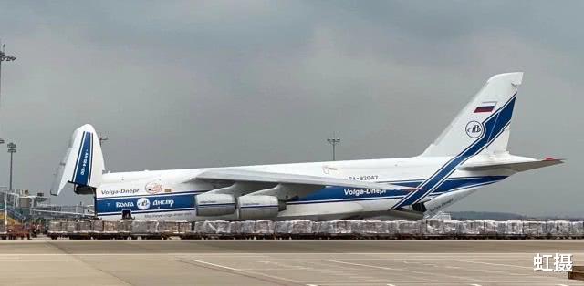 「杭州」巨无霸运输机运来384万个口罩，塞尔维亚华人：更期盼祖国运20来