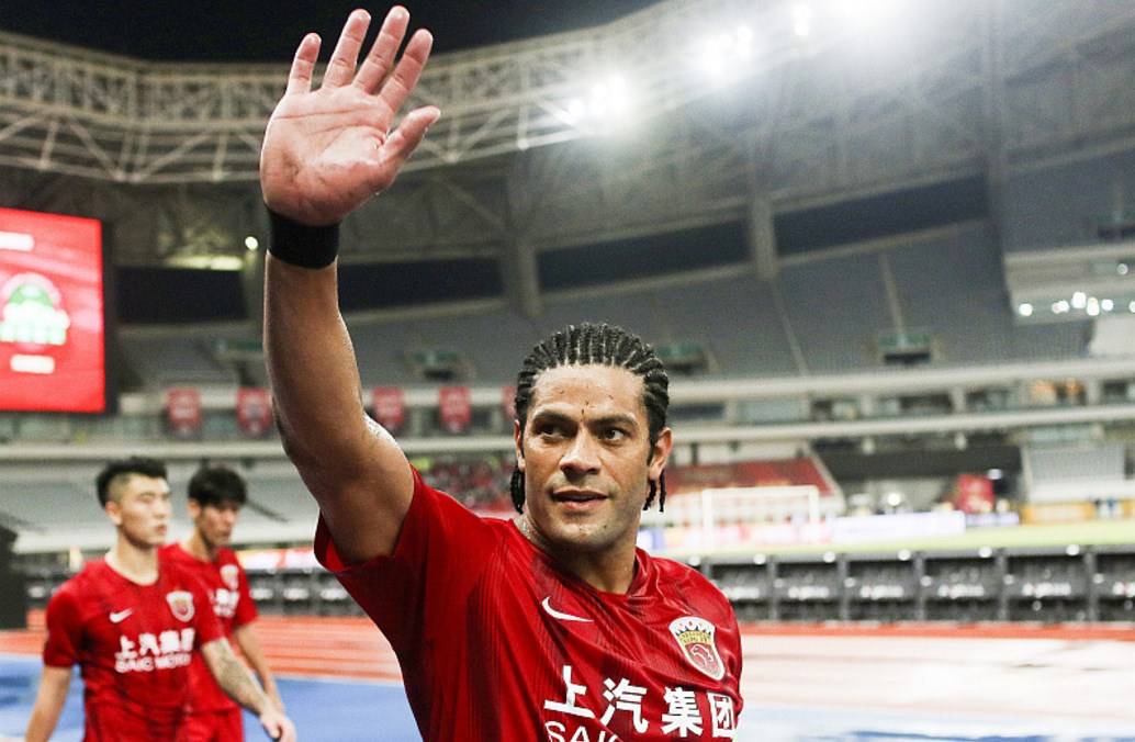 阿贾克斯■中超最后一年!年薪缩水不及现在的零头,胡尔克或在年底逃离上港