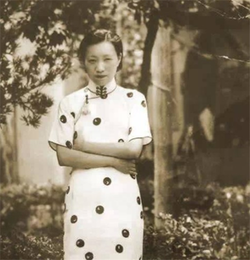 |小妾给女儿缠足，原配立马反对：别缠了，嫁不出去我养，后来怎样