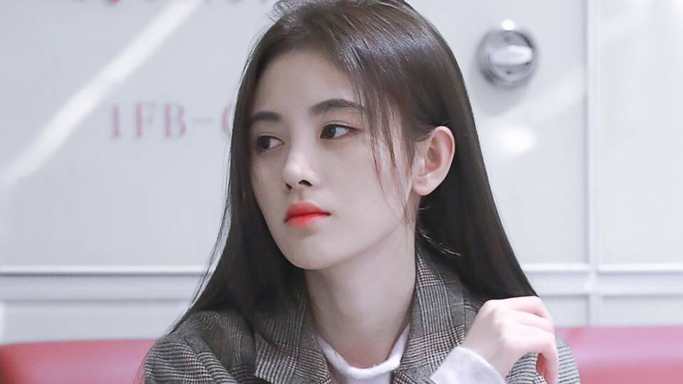 「鞠婧祎」鞠婧祎除了性别,还有什么是真的?十层假发片是不是有点太“夸张”!