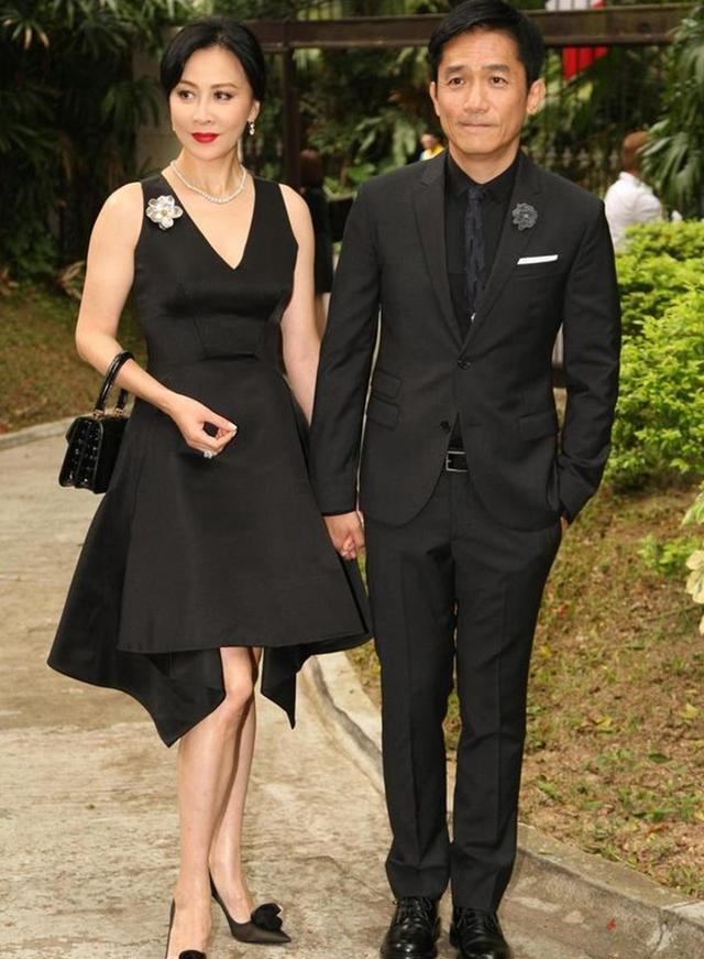 刘嘉玲|刘嘉玲晨跑被拍，慌忙躲避镜头，素颜的她和普通老太太一样