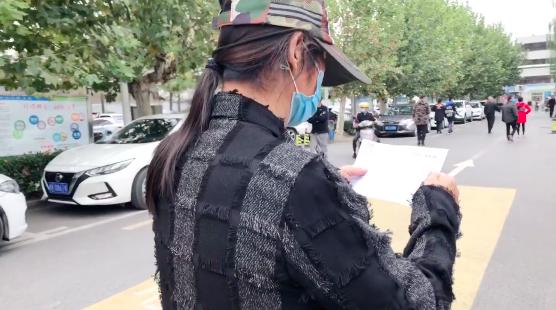 面筋|面筋哥确诊肺癌晚期！插呼吸管躺床上身形消瘦，称不知还能活几年