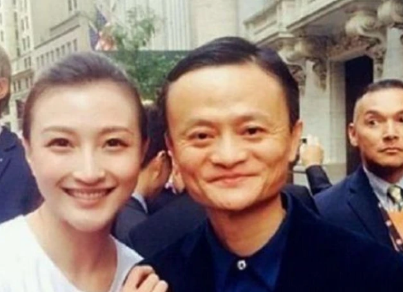 物联网|当年跟马云一起吃苦20年，兢兢业业不辞职的前台小妹，如今混得怎样了？