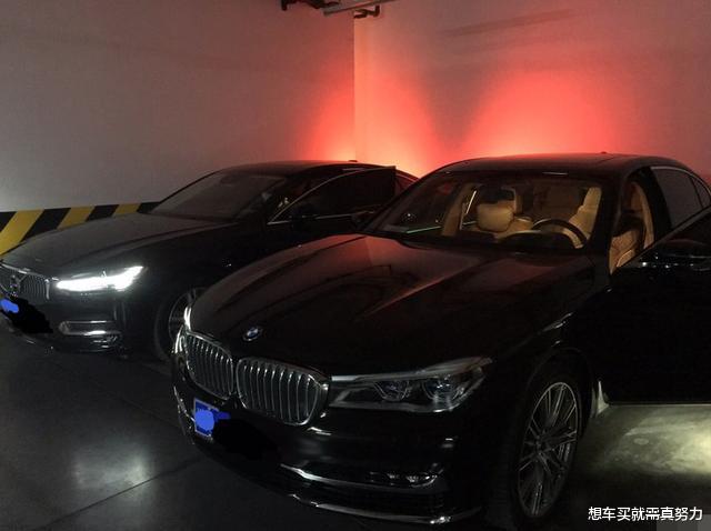 「宝马7系」32万买到沃尔沃S90,地下车库遇到宝马7系,沃车主从容地拿出茶杯