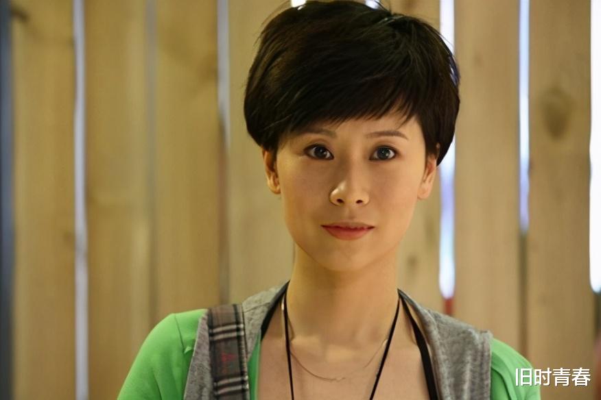海清|“国民媳妇”海清:出身名门,隐瞒富豪丈夫12年,儿子成她骄傲