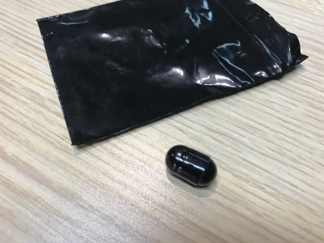 昆明|胆儿真肥！浙江一对夫妻在朋友圈卖这种小药丸，每颗竟要100元？