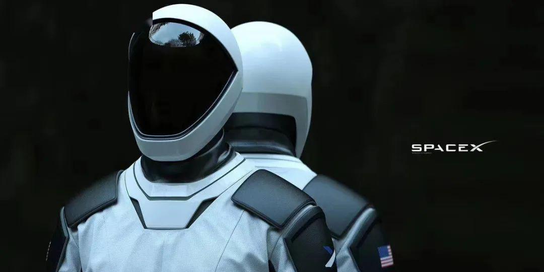 伊隆·马斯克|SpaceX载人飞船成功返回,马斯克设计的宇航服,是星际争霸的味道